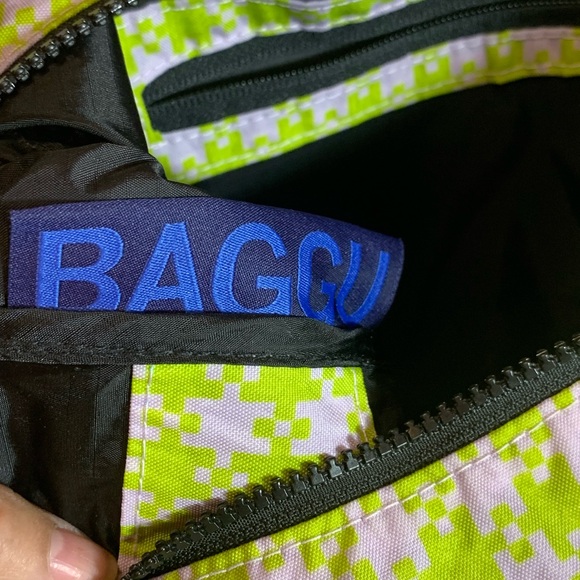 Baggu Lime Green and Lavender Pixel Pattern Crossbody Bag. - Picture 3 of 8
